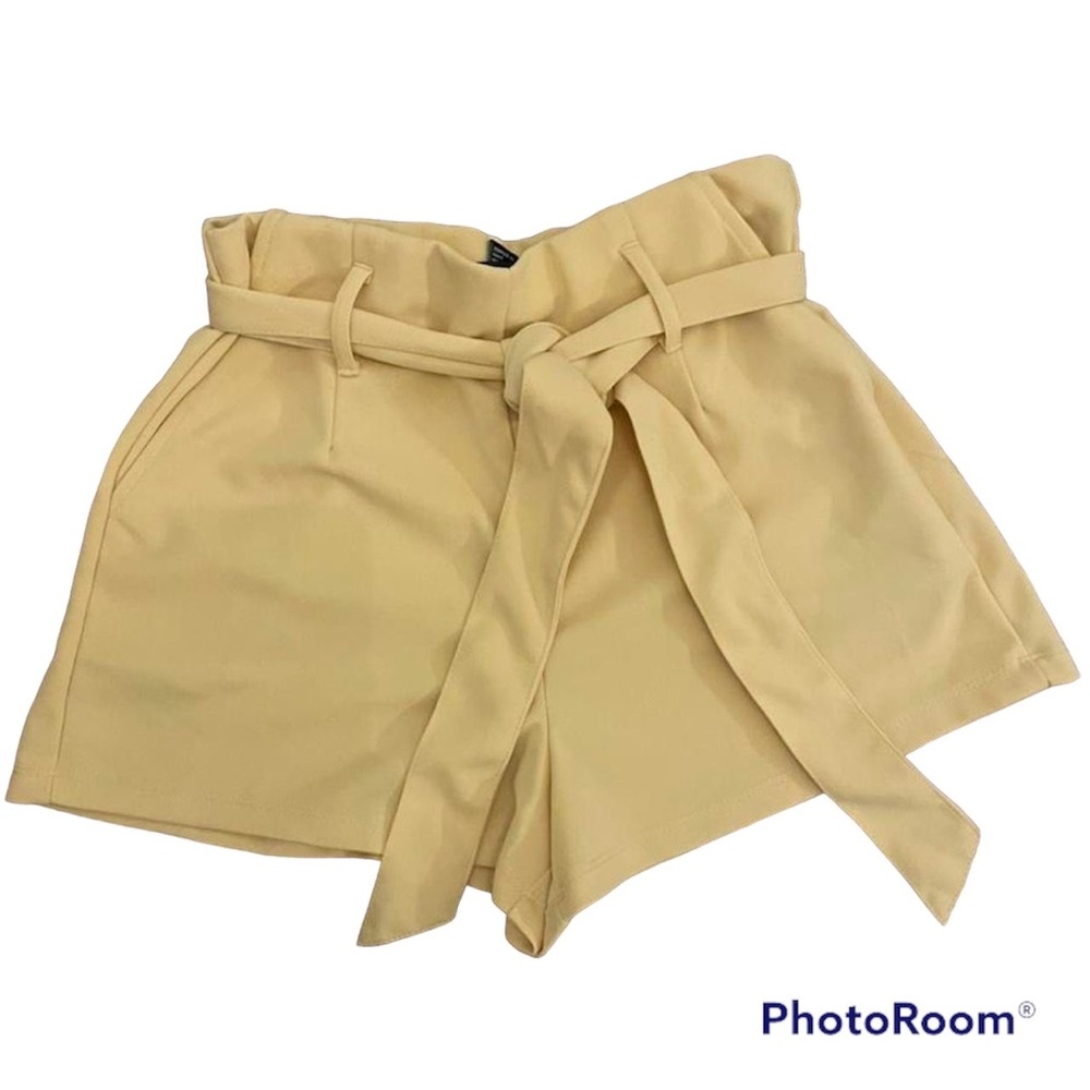 High Waisted Yellow Shorts⭐️